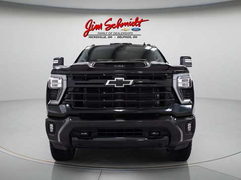 Used 2024 Chevrolet Silverado 2500 LTZ w/ LTZ Plus Package AWD/4WD image 2