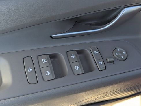 Used 2021 Hyundai Elantra SEL w/ Convenience Package image 22