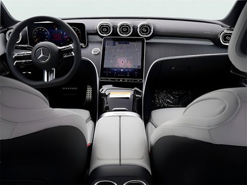 Used 2025 Mercedes-Benz C 300 4MATIC Sedan image 15