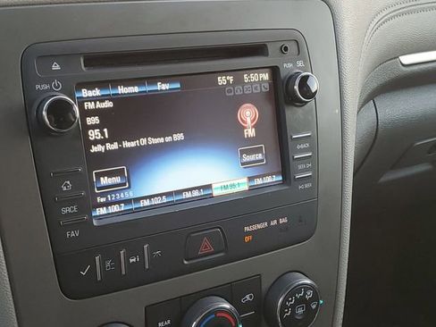 Used 2014 Chevrolet Traverse LS image 19