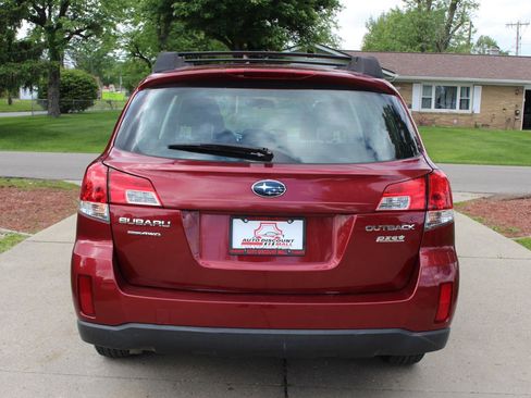 Used 2014 Subaru Outback 2.5i AWD/4WD image 8
