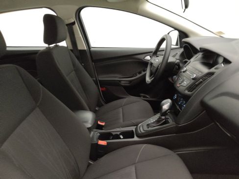 Used 2018 Ford Focus SE FWD image 21