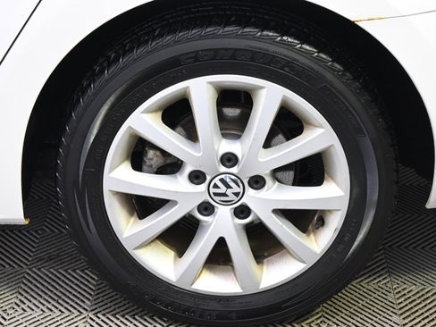Used 2013 Volkswagen Jetta SE image 18