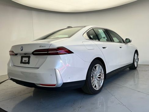 Certified 2024 BMW 530i w/ Premium Package RWD image 3
