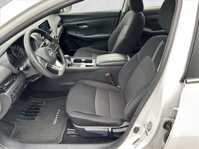 Used 2025 Nissan Sentra SV FWD image 11