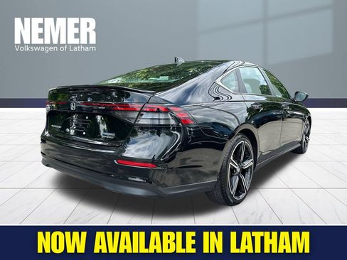 Used 2023 Honda Accord Sport image 4