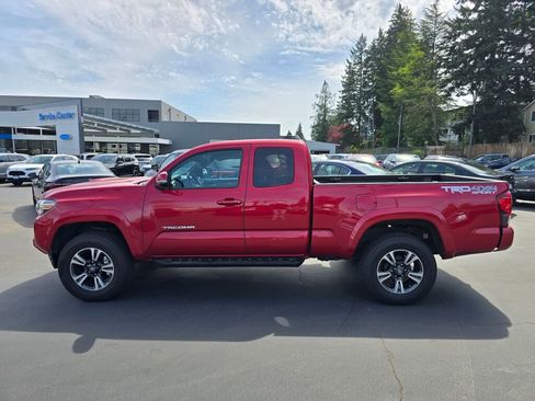 Used 2019 Toyota Tacoma TRD Sport w/ Technology Package AWD/4WD image 17