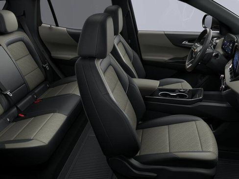 New 2026 Chevrolet Equinox LT w/ Convenience Package II FWD image 32