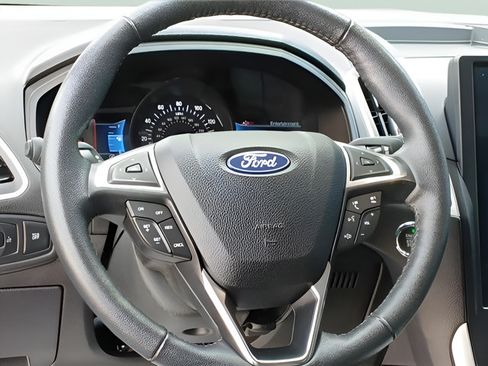Used 2022 Ford Edge SEL AWD/4WD image 9