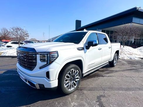 Used 2024 GMC Sierra 1500 Denali Ultimate image 3