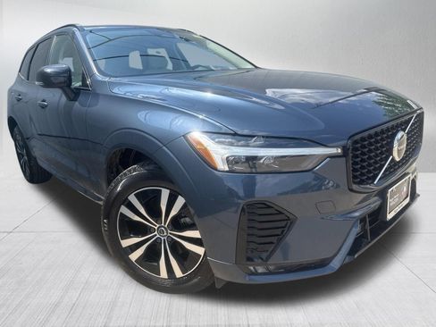 Used 2024 Volvo XC60 B5 Core image 3