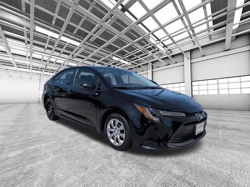 Used 2024 Toyota Corolla LE FWD image 1