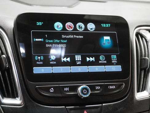 Used 2018 Chevrolet Malibu Premier w/ Driver Confidence Package image 25