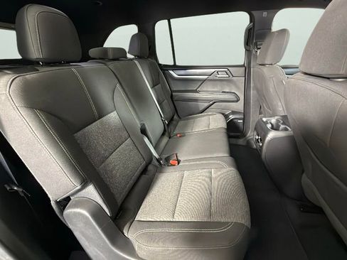 Used 2025 GMC Acadia Elevation image 31