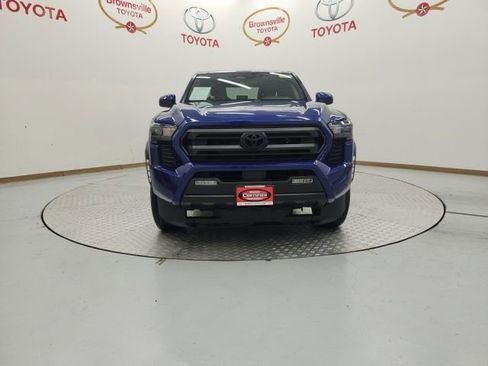 Used 2025 Toyota Tacoma SR5 image 4