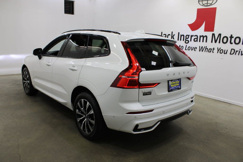 Used 2024 Volvo XC60 B5 Plus AWD/4WD image 3