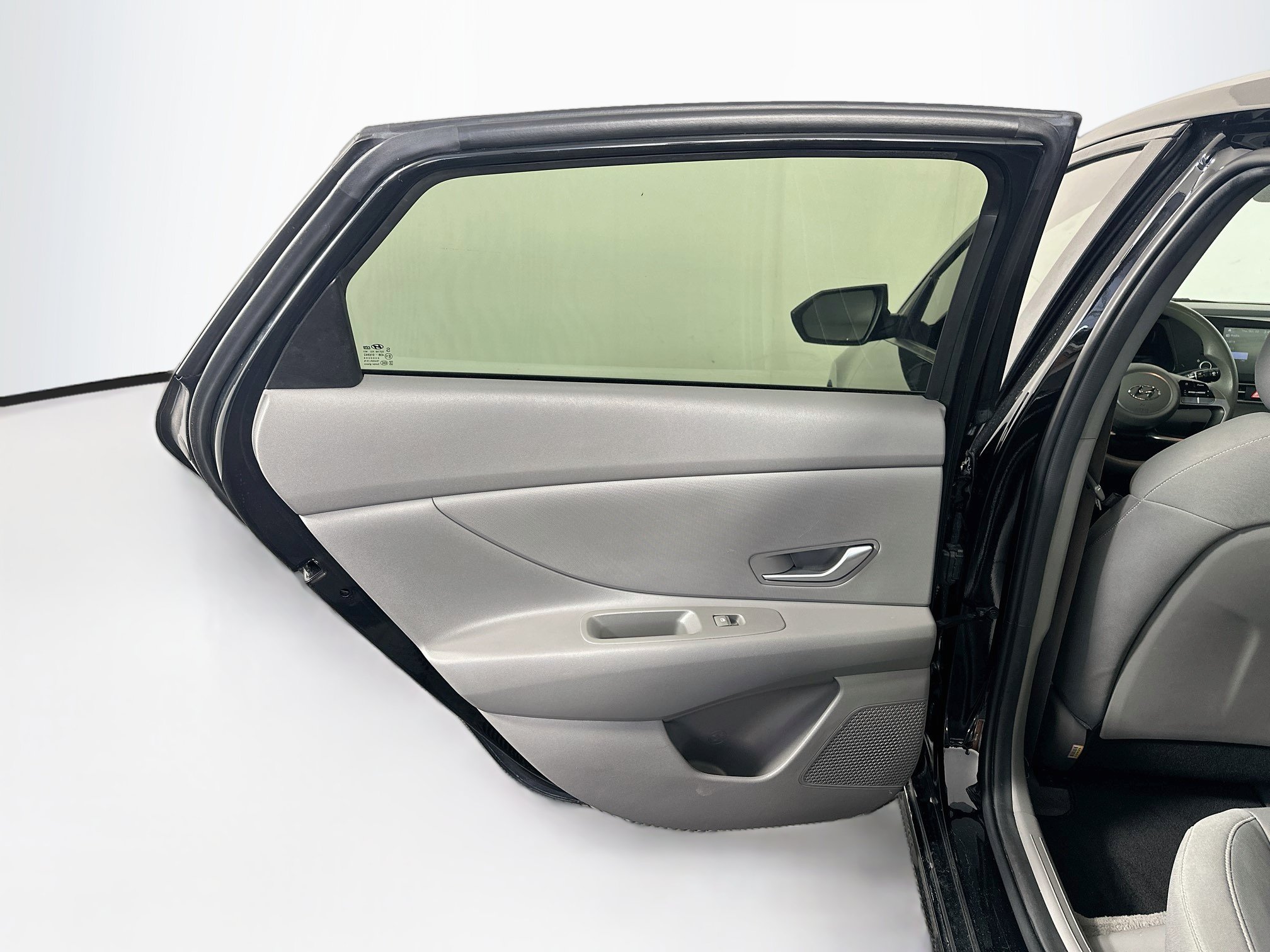 Used 2023 Hyundai Elantra SEL w/ Cargo Package FWD image 26