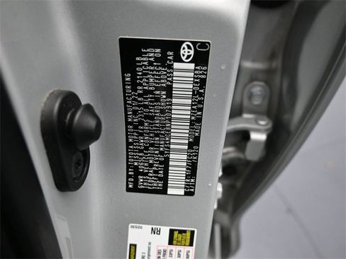 Used 2022 Toyota Corolla SE image 19