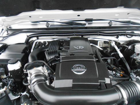 Used 2019 Nissan Frontier PRO-4X w/ Pro-4x Luxury Package image 25