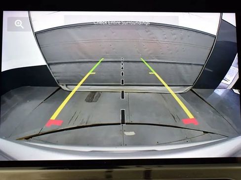 Used 2025 Jeep Compass Limited image 32