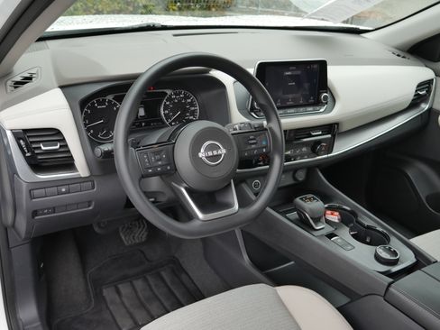 Certified 2022 Nissan Rogue SV AWD/4WD image 11