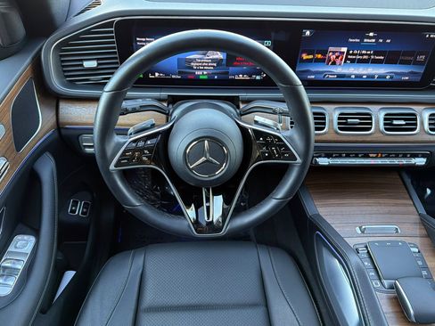 Certified 2025 Mercedes-Benz GLE 450e GLE 450e 4MATIC image 16