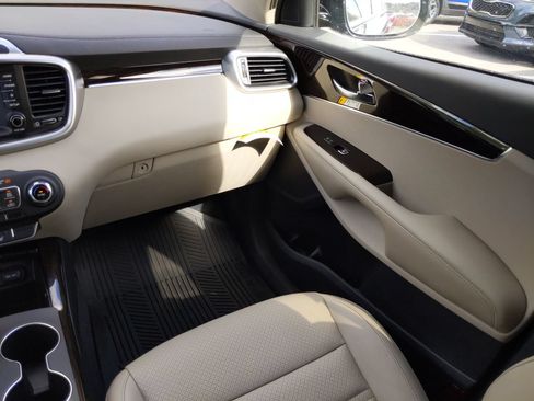 Used 2020 Kia Sorento EX FWD image 16