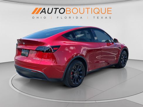 Used 2024 Tesla Model Y Long Range AWD/4WD image 5