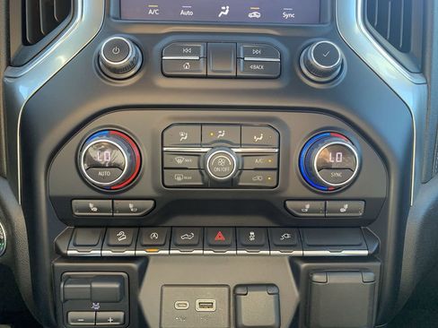 Used 2021 Chevrolet Silverado 1500 LT Trail Boss w/ Convenience Package II image 17