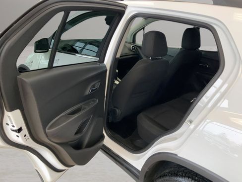 Used 2015 Chevrolet Trax LT w/ LT Sun and Sound Package image 23