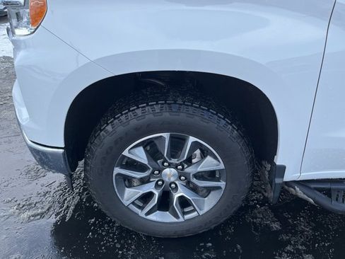 Used 2023 Chevrolet Silverado 1500 LT image 2