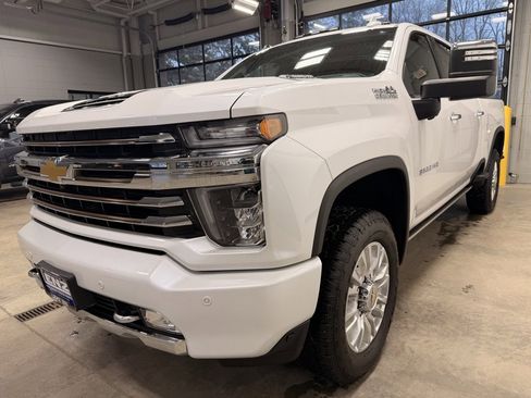 Used 2023 Chevrolet Silverado 3500 High Country image 4