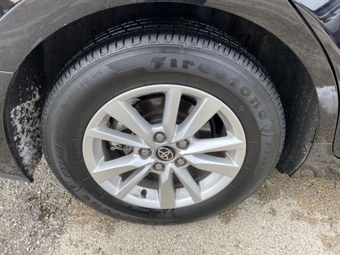 Used 2025 Toyota Camry LE image 30