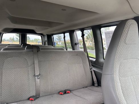 Used 2018 Chevrolet Express 3500 LT w/ LT Preferred Equipment Group RWD image 17
