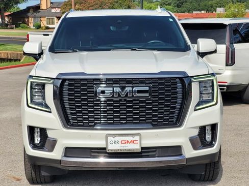 Used 2023 GMC Yukon Denali Ultimate AWD/4WD image 3