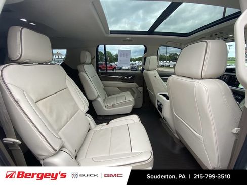 Certified 2022 GMC Yukon XL Denali w/ Denali Premium Package AWD/4WD image 31