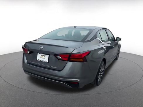 Used 2025 Nissan Altima 2.5 SV image 16