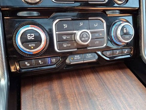 Used 2023 GMC Yukon XL Denali Ultimate AWD/4WD image 12
