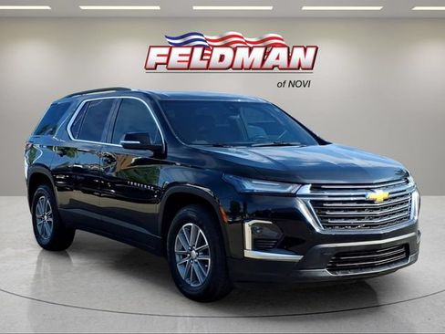 Used 2023 Chevrolet Traverse LT FWD image 8