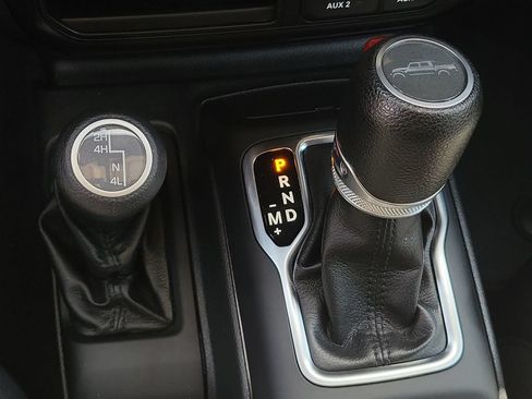 Used 2022 Jeep Gladiator Sport AWD/4WD image 15