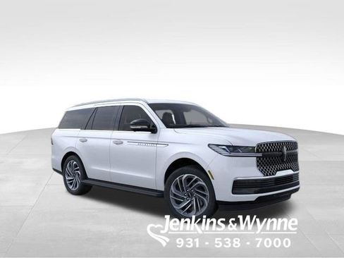 New 2026 Lincoln Navigator Premiere image 7
