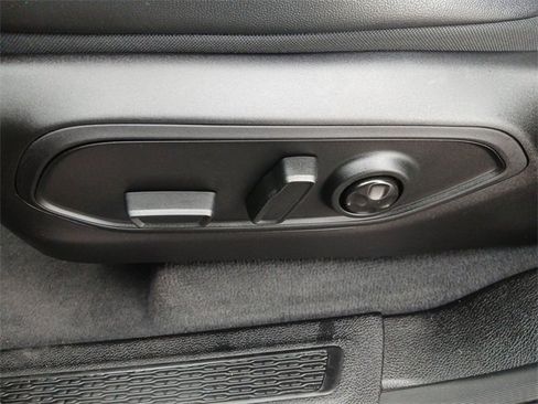 Used 2025 Jeep Grand Cherokee L Limited w/ Black Appearance Package image 12