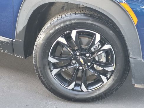 Used 2023 Chevrolet TrailBlazer LT w/ Convenience Package image 3