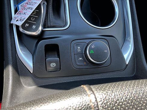 Used 2020 Chevrolet Traverse Premier image 40