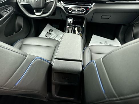 Used 2025 Buick Envista Sport Touring FWD image 21