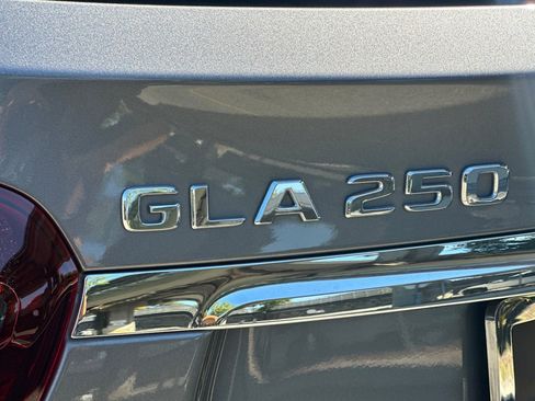 Certified 2020 Mercedes-Benz GLA 250 4MATIC image 28