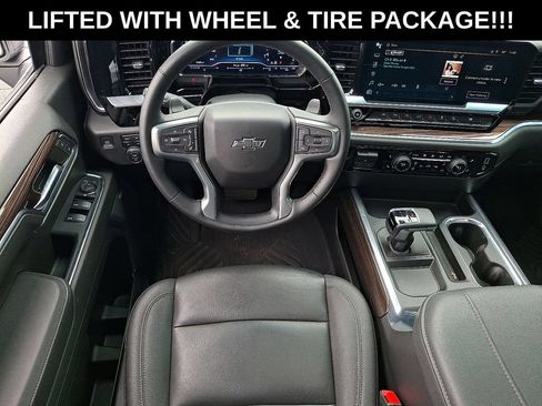 Used 2023 Chevrolet Silverado 1500 LT Trail Boss w/ LT Trail Boss Premium Package AWD/4WD image 11