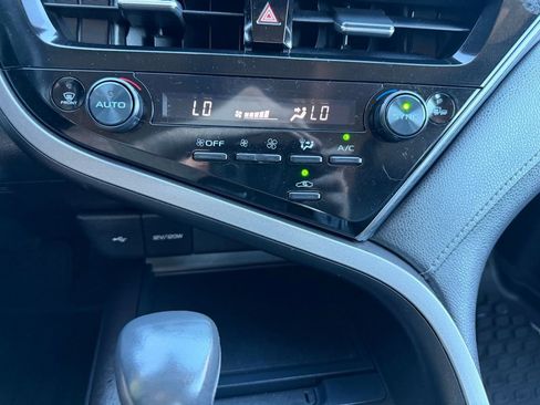 Used 2024 Toyota Camry SE image 36