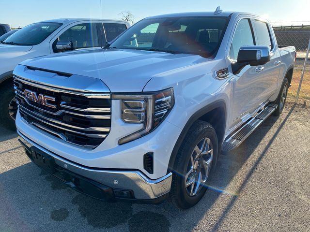 Used 2023 GMC Sierra 1500 SLT w/ SLT Premium Plus Package AWD/4WD image 2