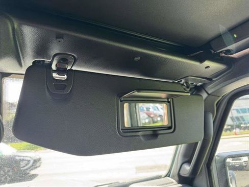 Used 2024 Jeep Wrangler Unlimited image 20